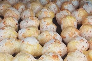Receita de Pão de queijo Mineiro – Fácil